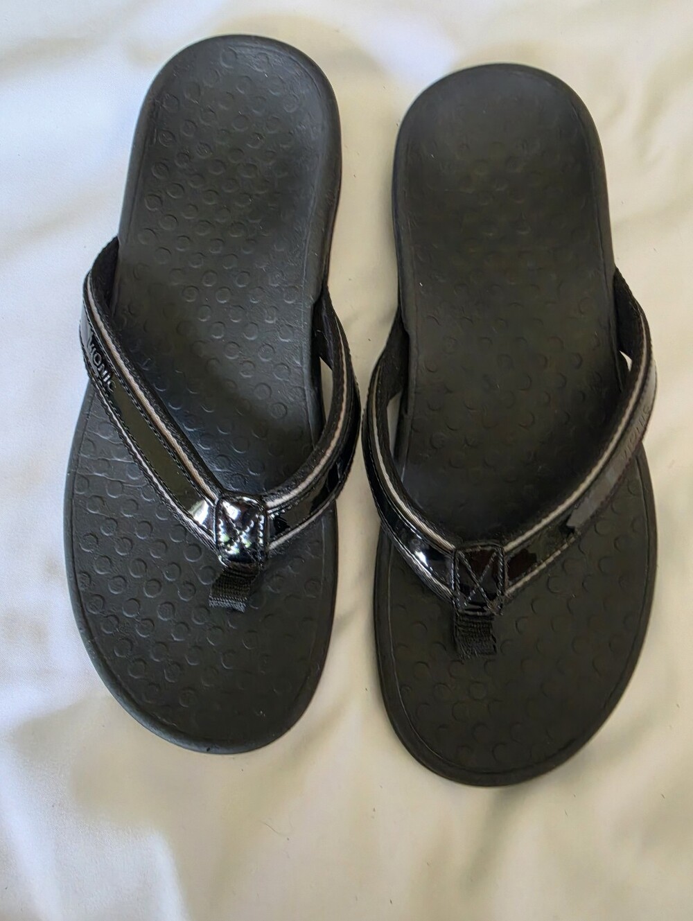 Vionic Tide II Toe Post Sandal Flip Flop Black Patent - Women's 9